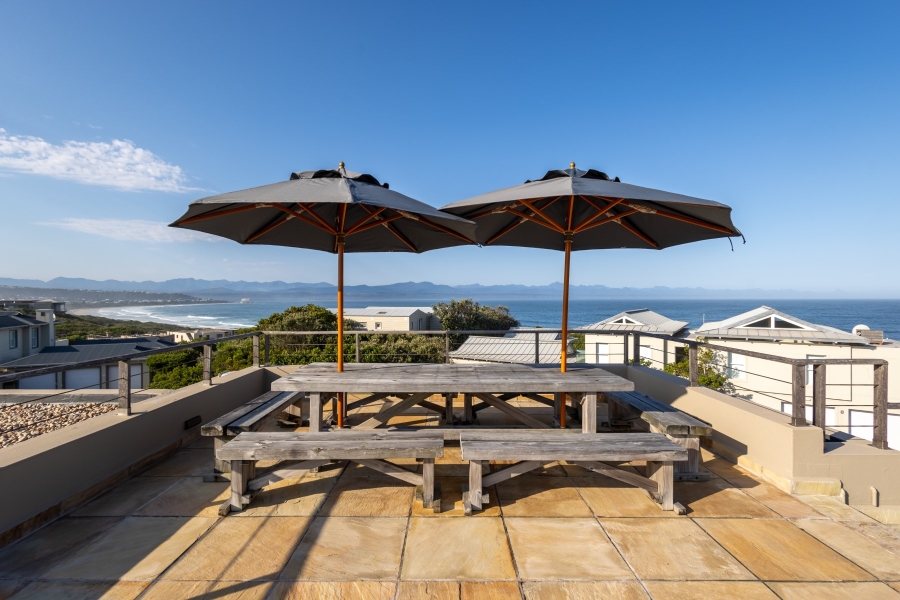 4 Bedroom Property for Sale in Whale Rock Beach Western Cape